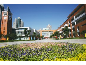 北部新区星光学校 朝阳中错落有致的校园