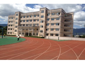 江津第六中学 崭新的综合楼
