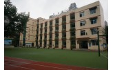 南岸区窍角沱小学校 身披绿色植物的教学楼