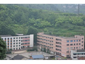 南川区小河中学 校园建筑布局紧凑