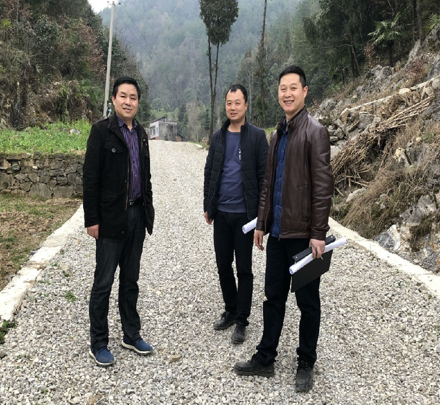 夔门高中:深入林口村,扶贫送温暖